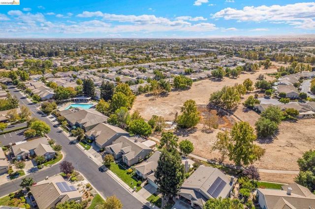 1751 Crispin Dr, Brentwood, CA 94513