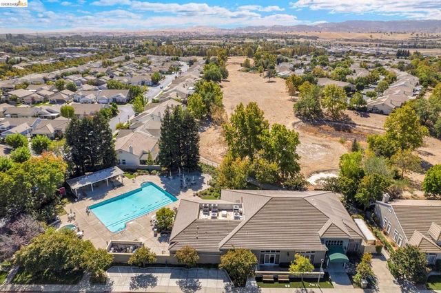1751 Crispin Dr, Brentwood, CA 94513