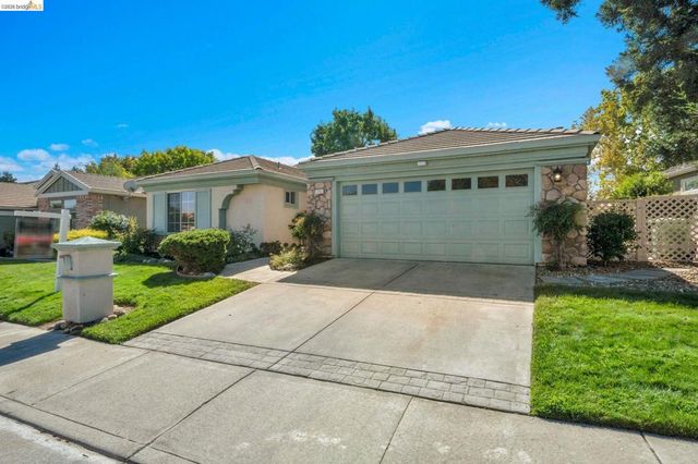 1751 Crispin Dr, Brentwood, CA 94513