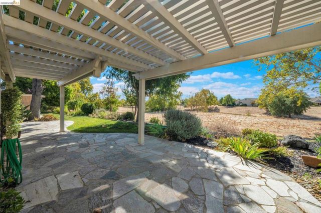 1751 Crispin Dr, Brentwood, CA 94513