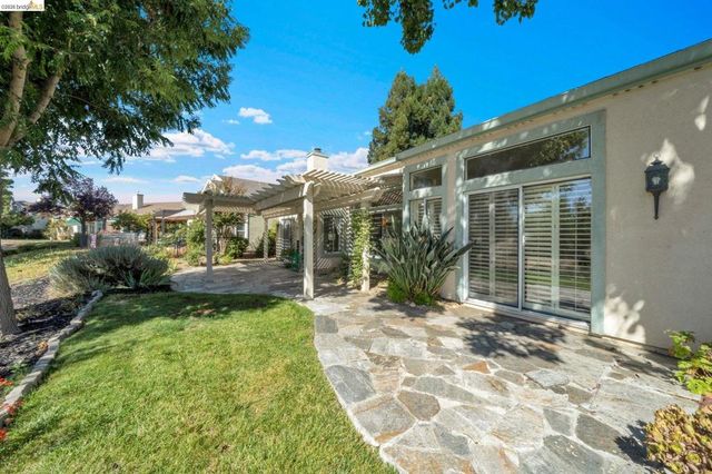 1751 Crispin Dr, Brentwood, CA 94513