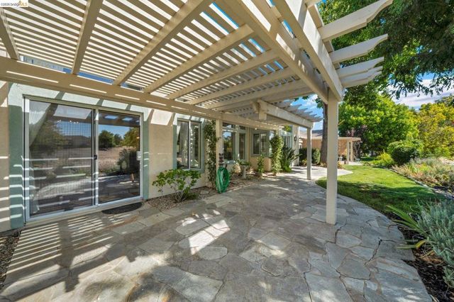 1751 Crispin Dr, Brentwood, CA 94513