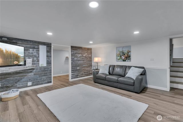 19827 Renton-Maple Valley Road SE, Maple Valley, WA 98038