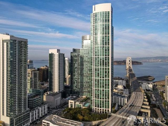 425 1st Street 1107, San Francisco, CA 94105