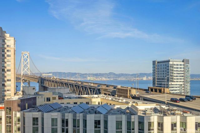 425 1st Street 1107, San Francisco, CA 94105