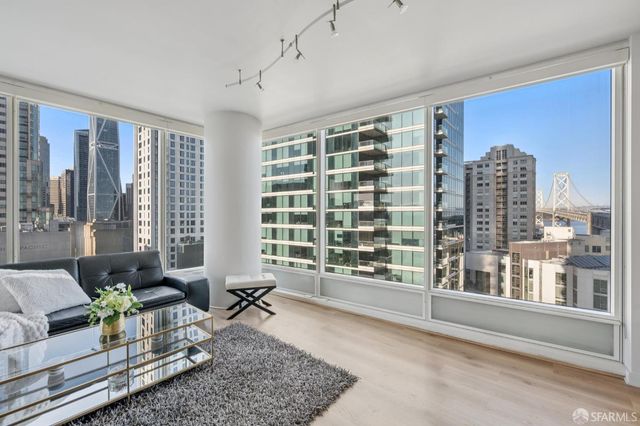 425 1st Street 1107, San Francisco, CA 94105