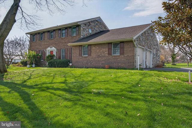 2 WILDFLOWER, Lancaster, PA 17603