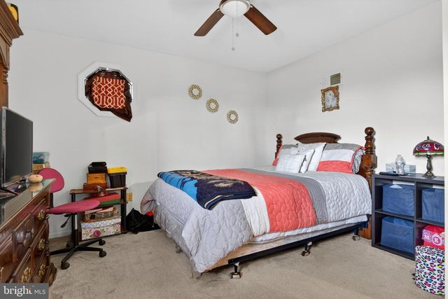2 WILDFLOWER, Lancaster, PA 17603