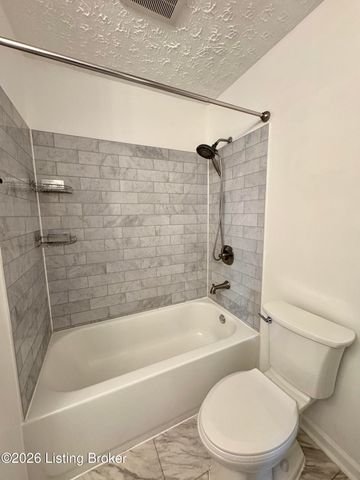 6618 South Dr, Louisville, KY 40272