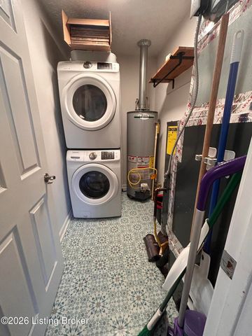 6618 South Dr, Louisville, KY 40272