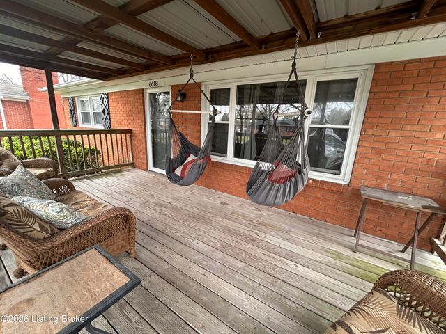 6618 South Dr, Louisville, KY 40272