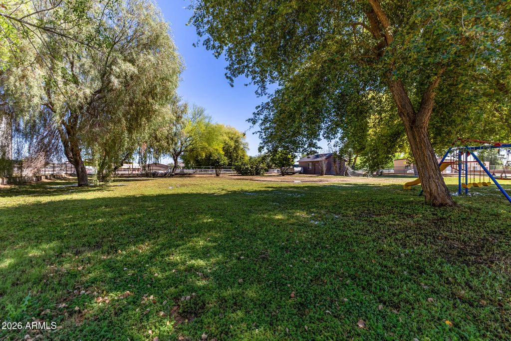 Image 10 of property listing at 6241 N 186th Avenue, Waddell, AZ 85355