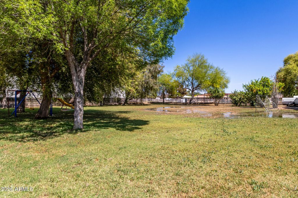 Image 11 of property listing at 6241 N 186th Avenue, Waddell, AZ 85355