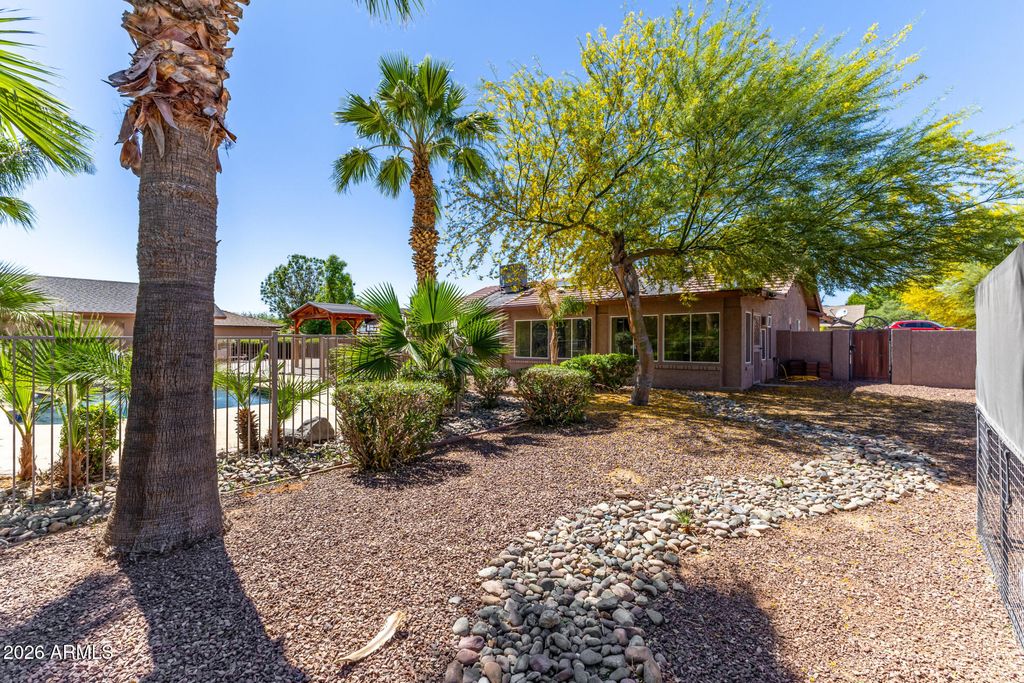 Image 12 of property listing at 6241 N 186th Avenue, Waddell, AZ 85355