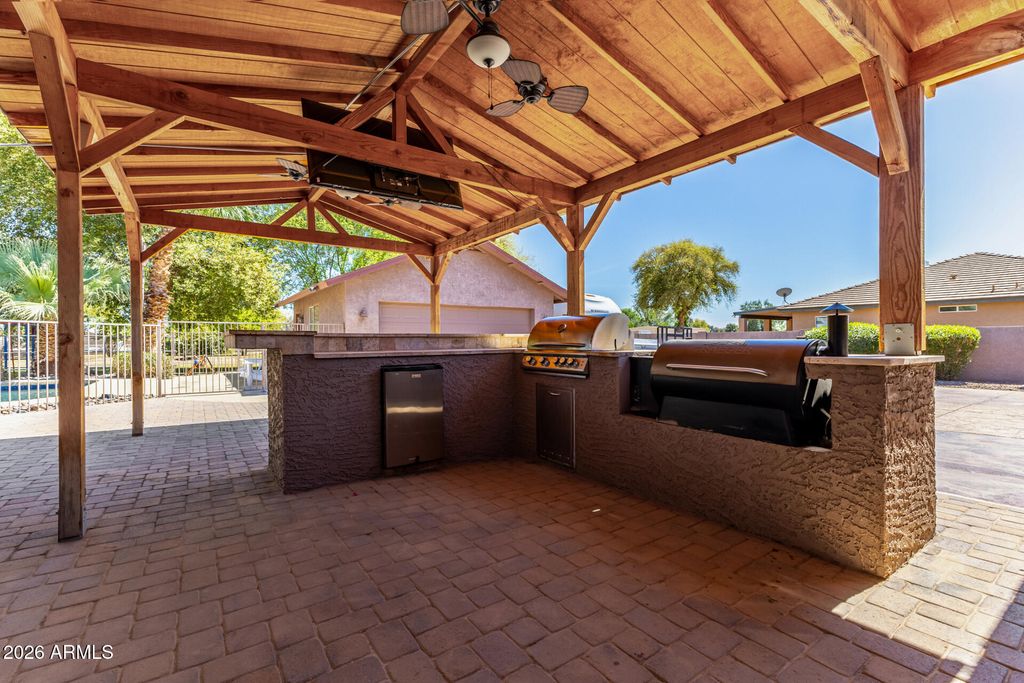 Image 15 of property listing at 6241 N 186th Avenue, Waddell, AZ 85355