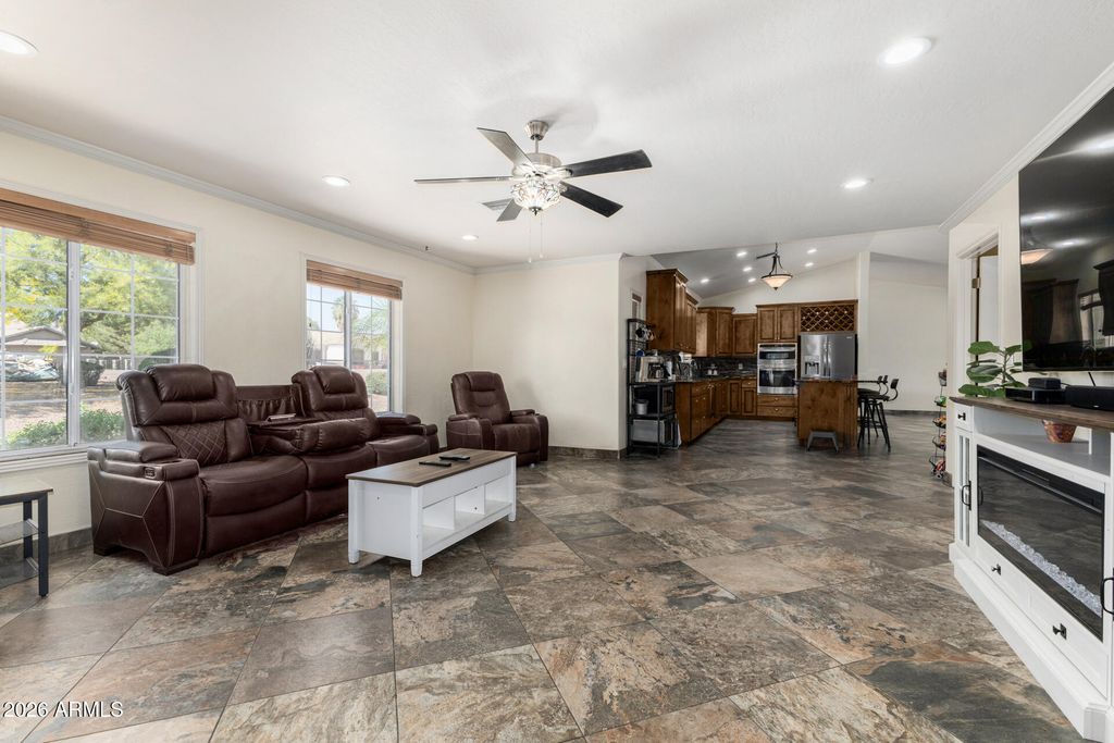 Image 17 of property listing at 6241 N 186th Avenue, Waddell, AZ 85355