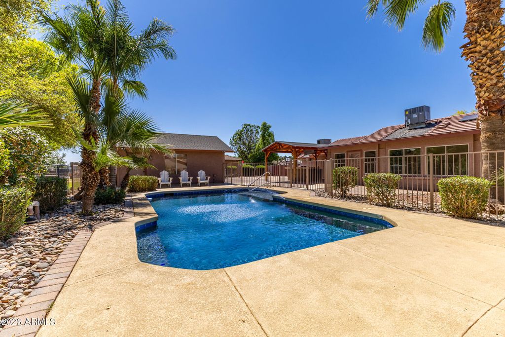 Image 5 of property listing at 6241 N 186th Avenue, Waddell, AZ 85355