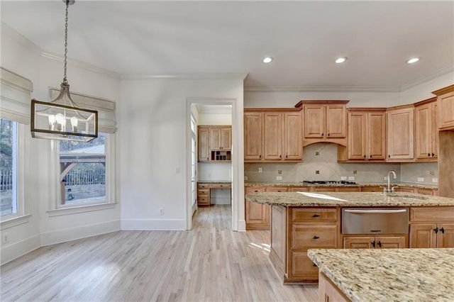 7405 Ledgewood Way, Suwanee, GA 30024