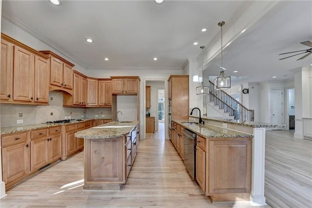 7405 Ledgewood Way, Suwanee, GA 30024