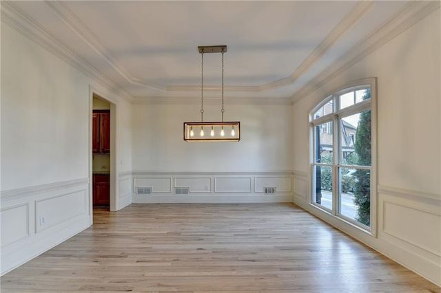 7405 Ledgewood Way, Suwanee, GA 30024