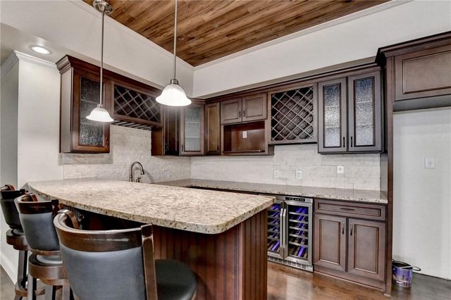 7405 Ledgewood Way, Suwanee, GA 30024