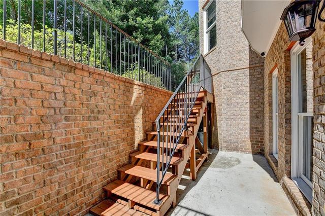 7405 Ledgewood Way, Suwanee, GA 30024