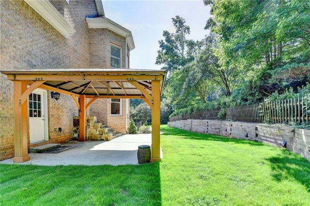 7405 Ledgewood Way, Suwanee, GA 30024