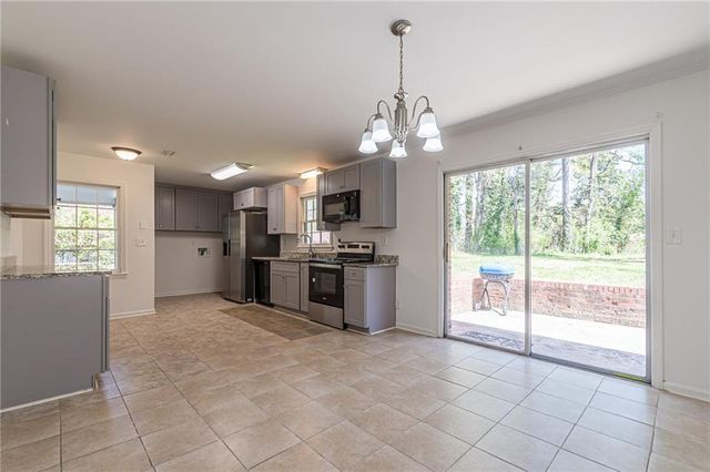 926 Live Oak Court, Lawrenceville, GA 30046