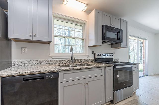 926 Live Oak Court, Lawrenceville, GA 30046