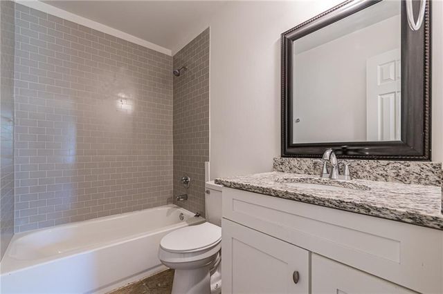 926 Live Oak Court, Lawrenceville, GA 30046