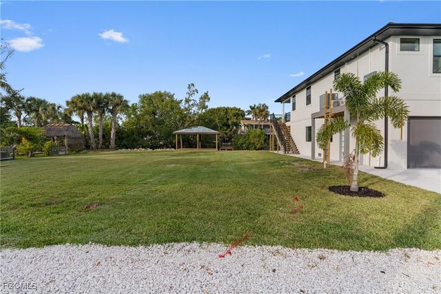 18190 Pioneer RD, Fort Myers, FL 33908