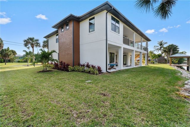 18190 Pioneer RD, Fort Myers, FL 33908