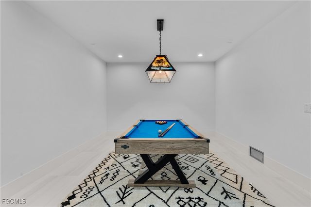 18190 Pioneer RD, Fort Myers, FL 33908