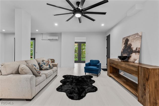 18190 Pioneer RD, Fort Myers, FL 33908