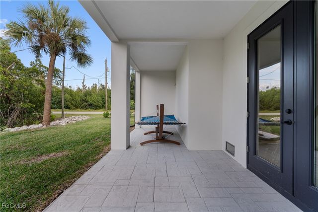 18190 Pioneer RD, Fort Myers, FL 33908