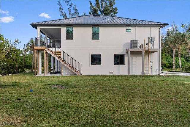 18190 Pioneer RD, Fort Myers, FL 33908