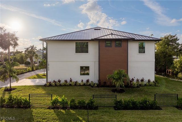 18190 Pioneer RD, Fort Myers, FL 33908