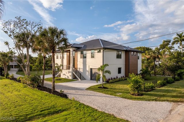 18190 Pioneer RD, Fort Myers, FL 33908