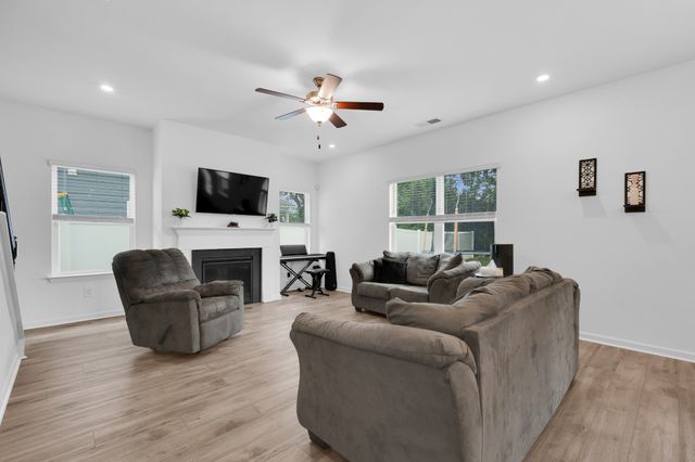 497 Buddy Dr, Columbia, TN 38401
