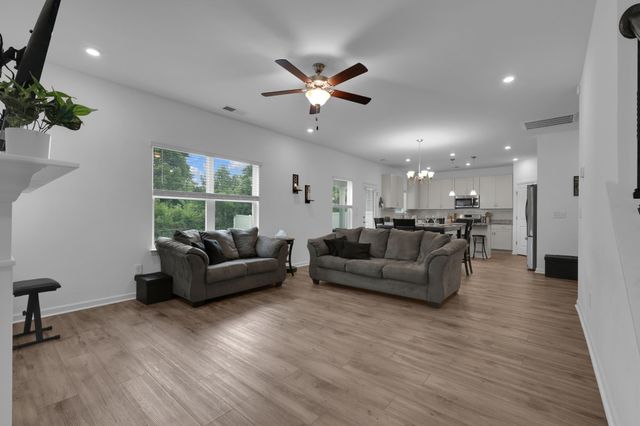 497 Buddy Dr, Columbia, TN 38401