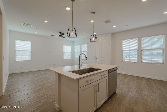 4077 S SABRINA Drive 47, Chandler, AZ 85248