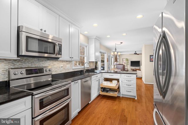 9616 OAKINGTON DR, Fairfax Station, VA 22039