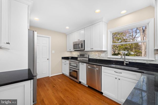 9616 OAKINGTON DR, Fairfax Station, VA 22039