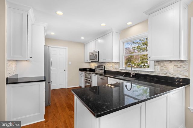 9616 OAKINGTON DR, Fairfax Station, VA 22039