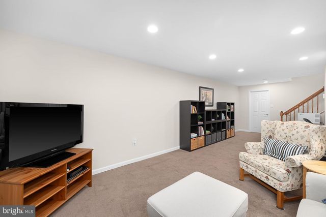 9616 OAKINGTON DR, Fairfax Station, VA 22039