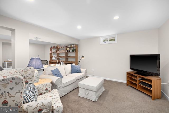 9616 OAKINGTON DR, Fairfax Station, VA 22039