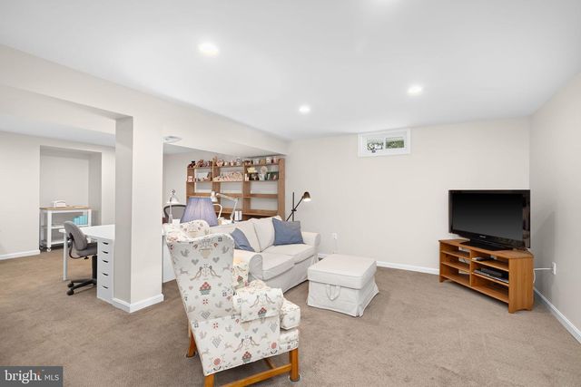 9616 OAKINGTON DR, Fairfax Station, VA 22039