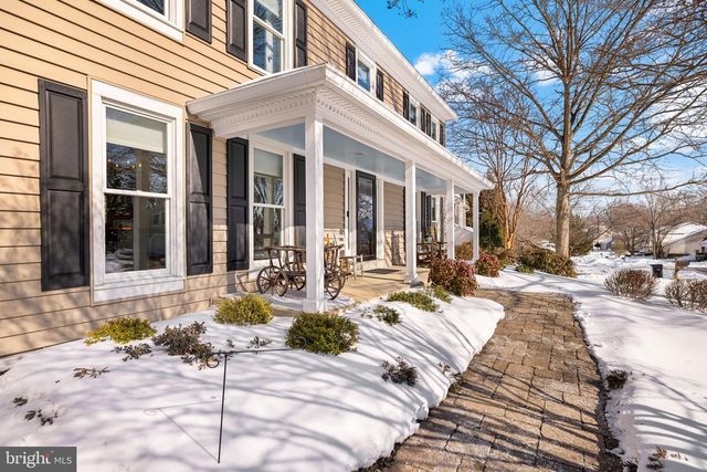 9616 OAKINGTON DR, Fairfax Station, VA 22039