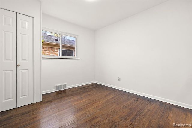 23711 Coyle Street, Oak Park, MI 48237