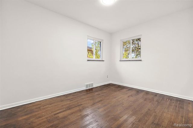 23711 Coyle Street, Oak Park, MI 48237